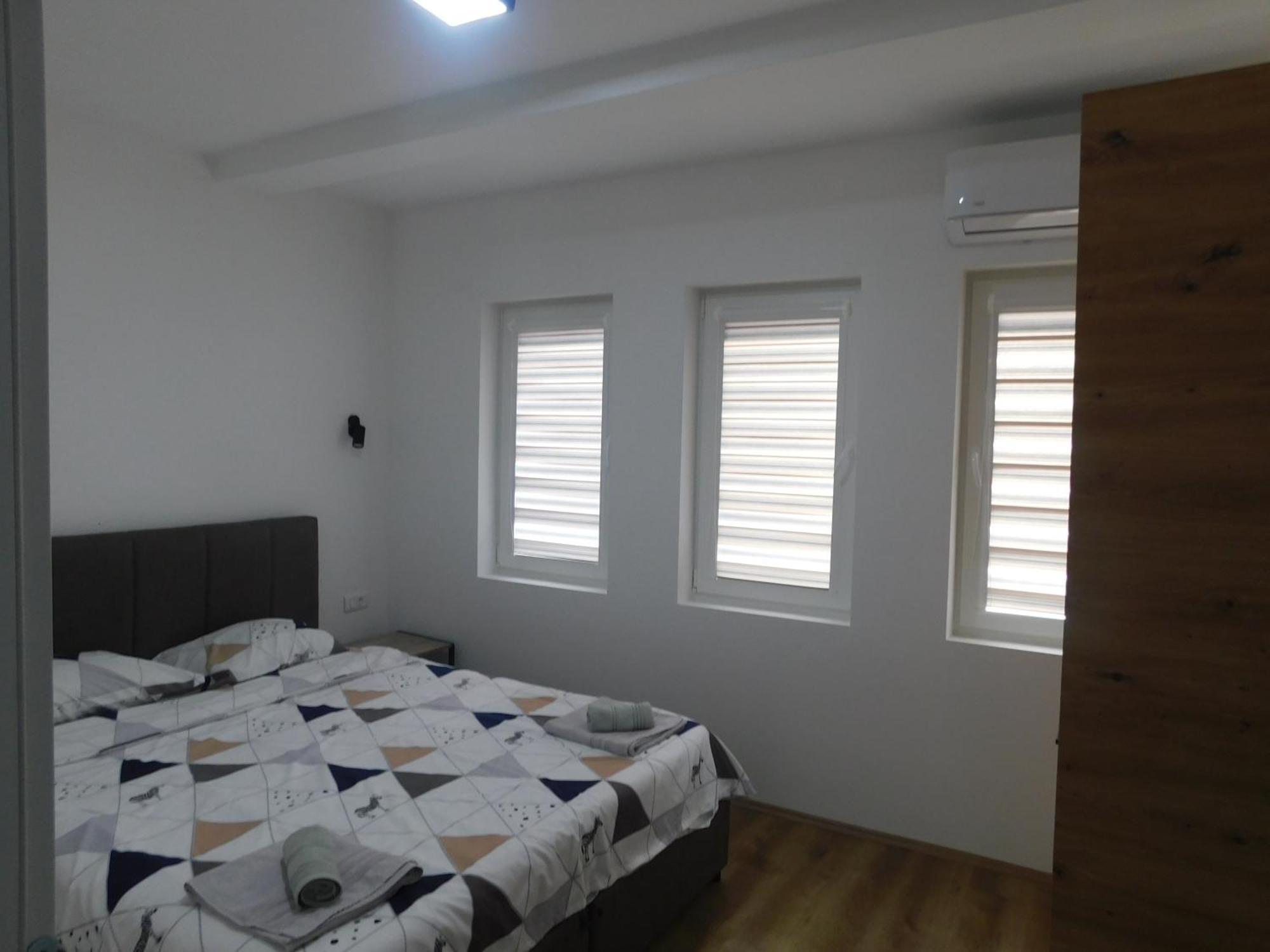 Apartments J&M 奥赫里德 外观 照片